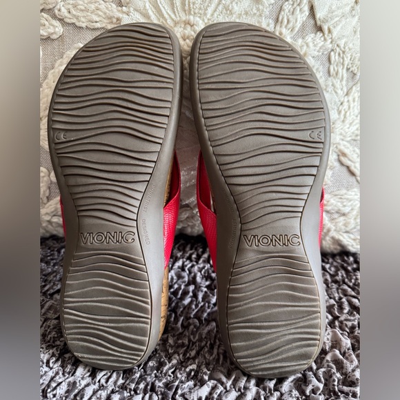 VIONIC RED CASSIE ROCK FLIP FLOP SIZE 8 - Picture 3 of 4